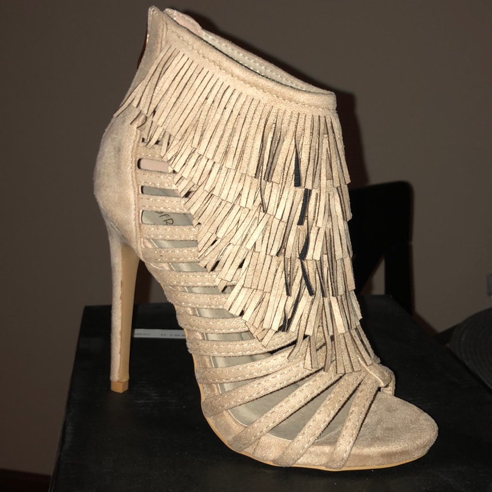 Fringe High Heels - Picture 3 of 4